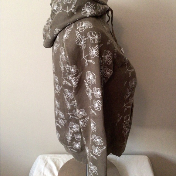 Flo woman’s hoodie. Size large. - Picture 2 of 6